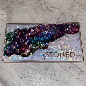 Urban decay stoned eyeshadow palette